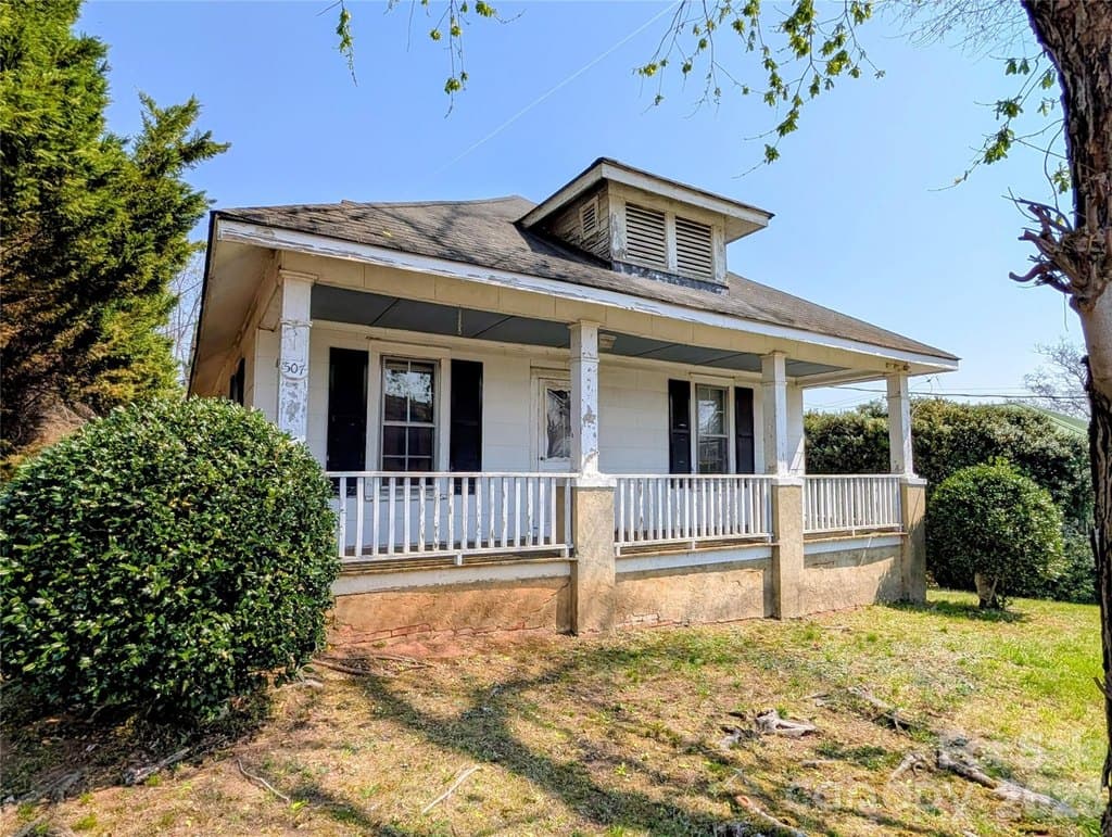 2 bedroom house for sale at 507 S College St Morganton 28655 - $130,000