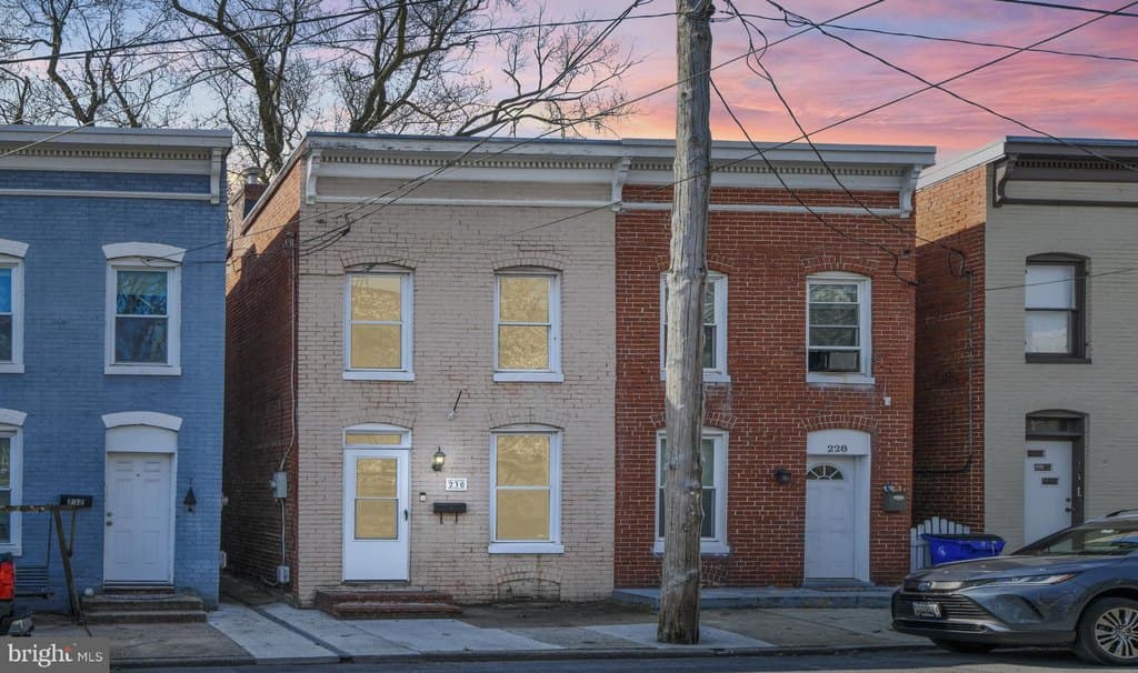 2 bedroom townhouse for sale at 230 E 5th St Frederick 21701 - $375,000