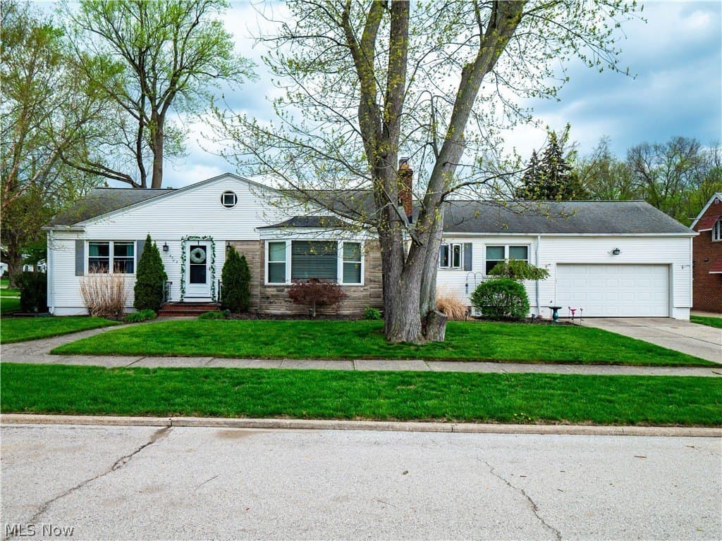 3 bedroom house for sale at 4765 W 220th St Fairview Park 44126 - $330,000