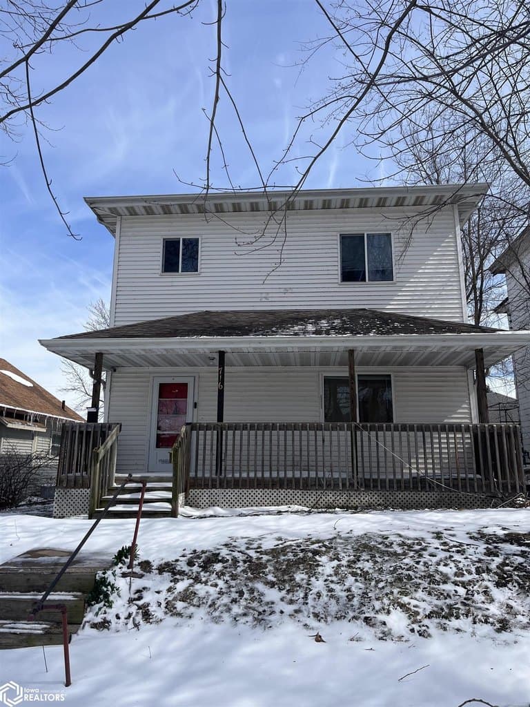 4 bedroom house for sale at 716 S 5th St Burlington - $89,900