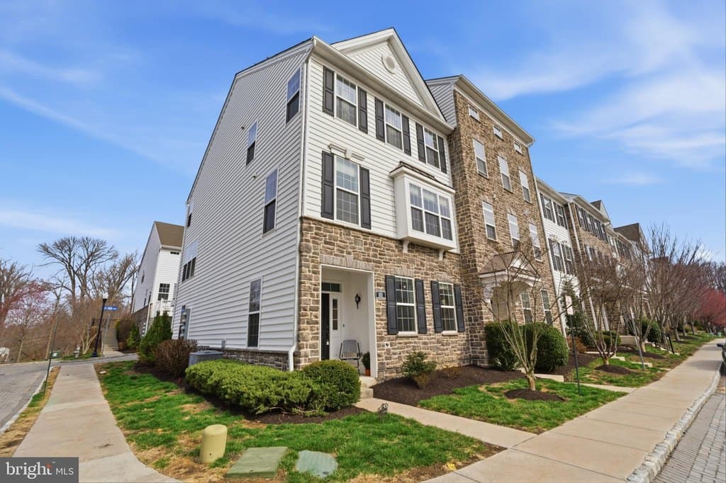 4 bedroom townhouse for sale at 101 Murray Ln Media 19063 - $665,000