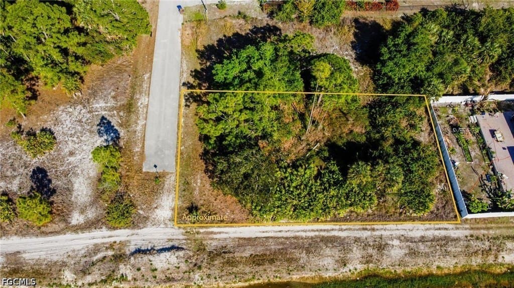 land for sale at 3421 39th St SW Lehigh Acres 33976 - $39,600