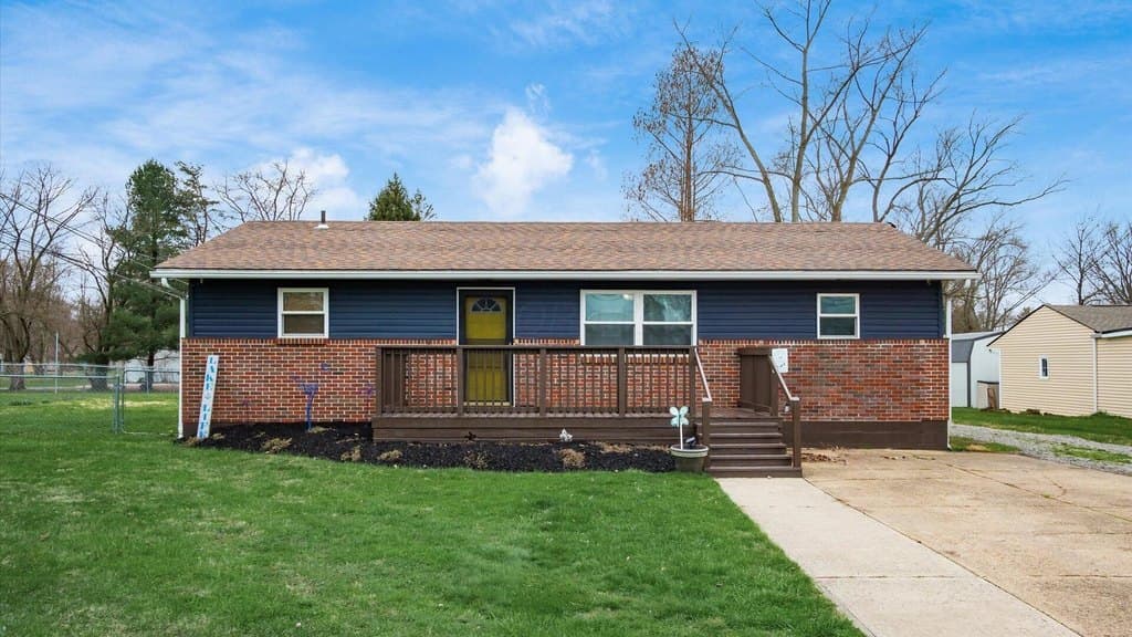 3 bedroom house for sale at 4530 N Bank Rd Buckeye Lake - $419,900