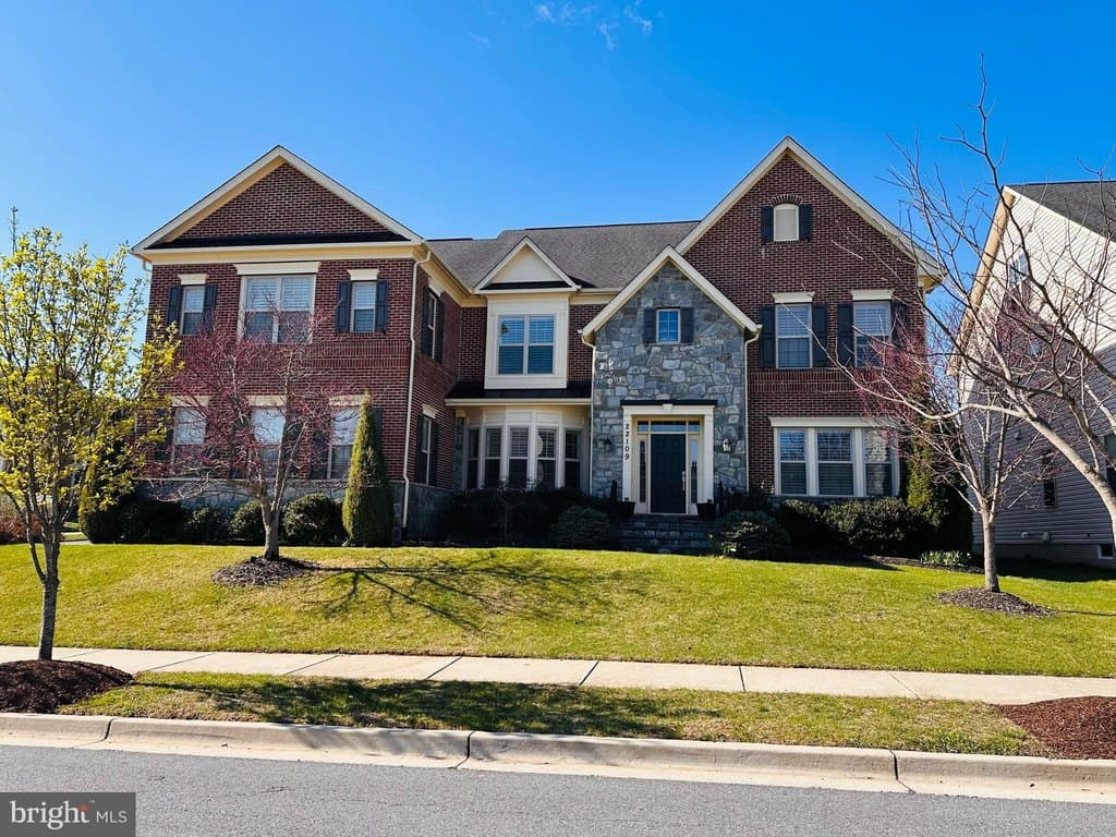 5 bedroom house for sale at 22109 Winding Woods Way Clarksburg 20871 - $1,400,000