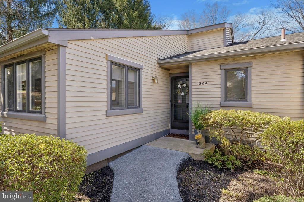 2 bedroom townhouse for sale at 1204 Princeton Ln Unit 1204 West Chester 19380 - $515,000