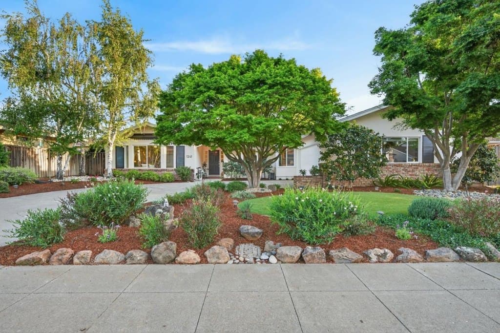4 bedroom house for sale at 1241 Levin Ave Mountain View 94040 - $3,998,000