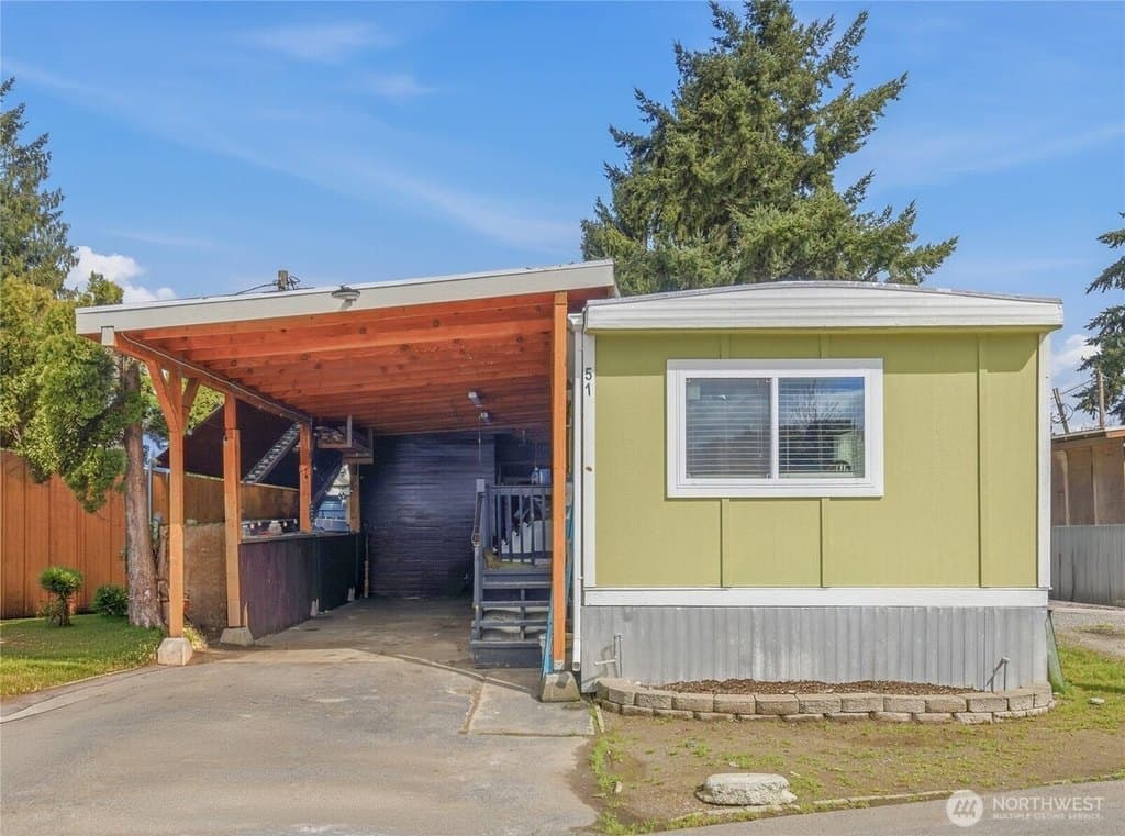 2 bedroom mobile home for sale at 2304 A St SE Trlr 51 Auburn - $125,000
