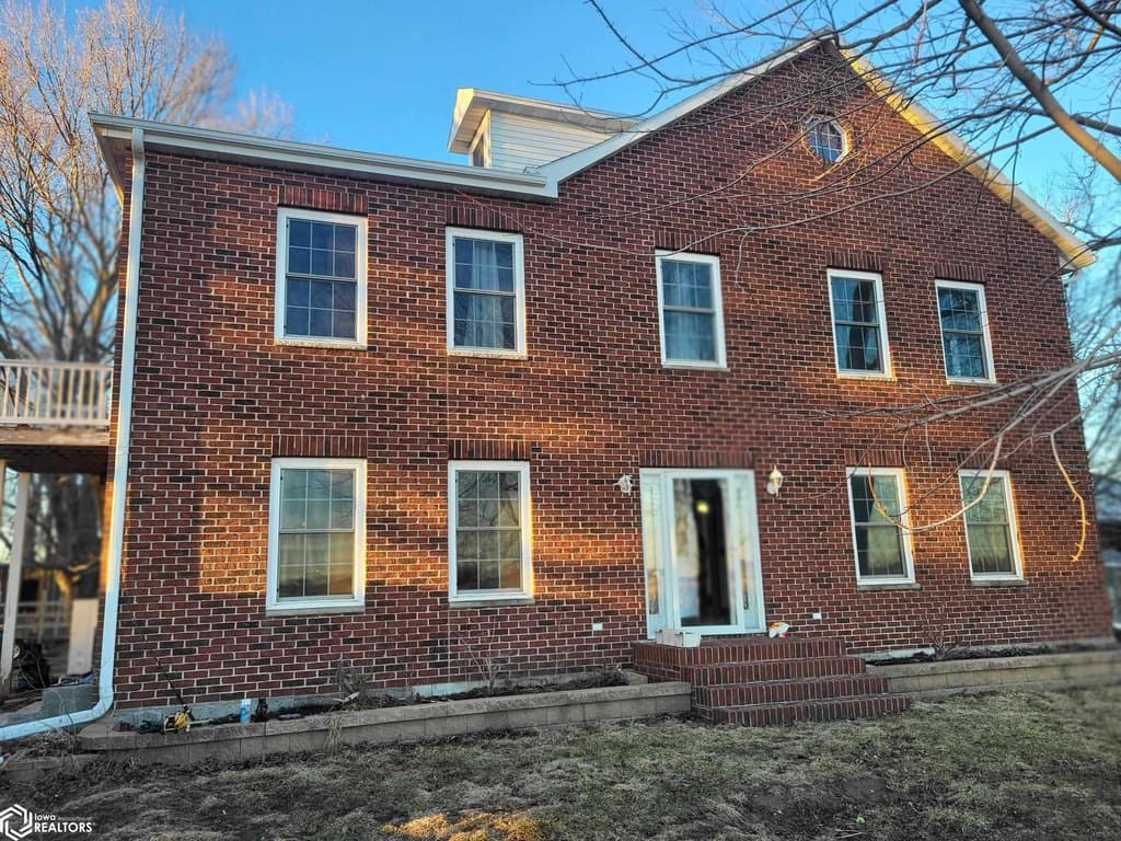 7 bedroom house for sale at 2107 148th St Albion - $395,000