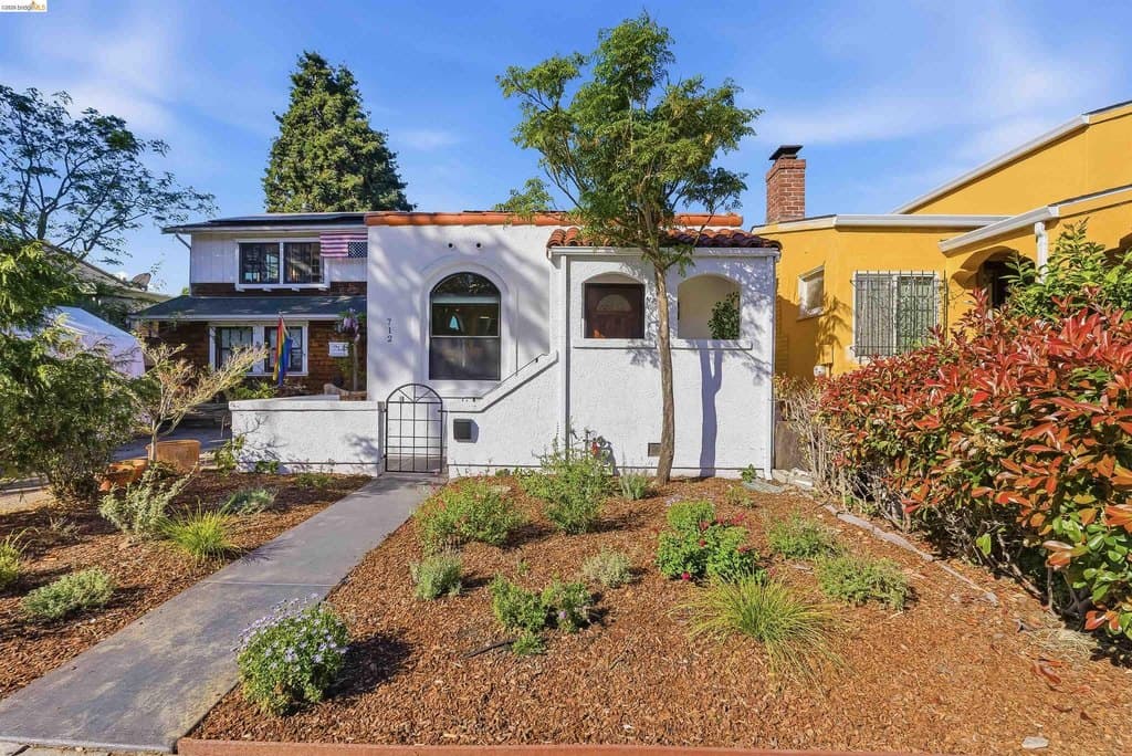 3 bedroom house for sale at 712 Masonic Ave Albany - $1,295,000