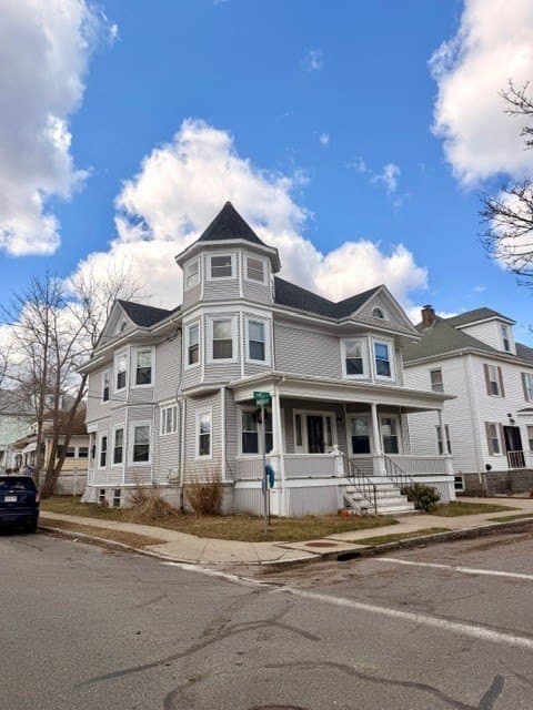 6 bedroom multi-family for sale at 21 James St New Bedford 02740 - $679,000