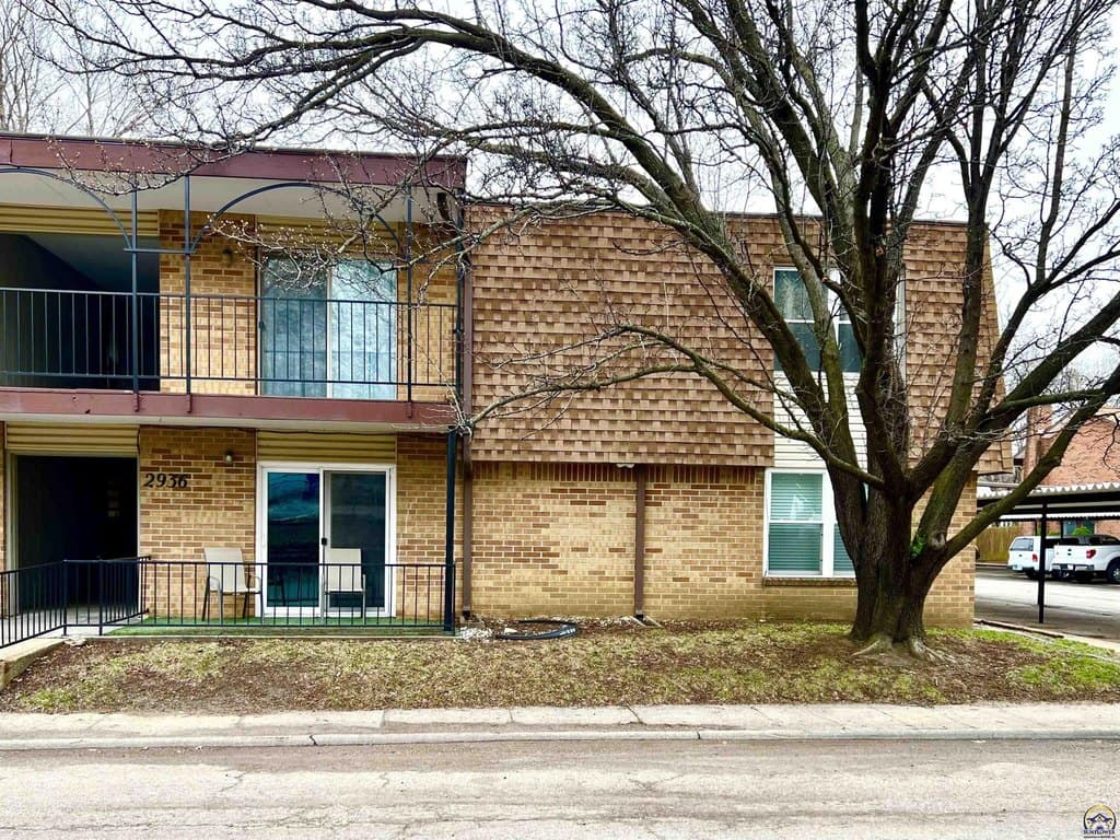 2 bedroom condo for sale at 2936 SW Lydia Ave Apt 109 Topeka 66614 - $85,000