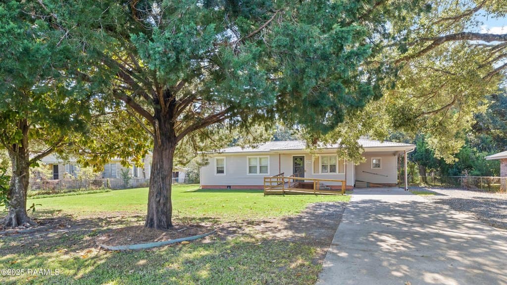 3 bedroom house for sale at 4378 Catahoula Hwy Catahoula - $145,000