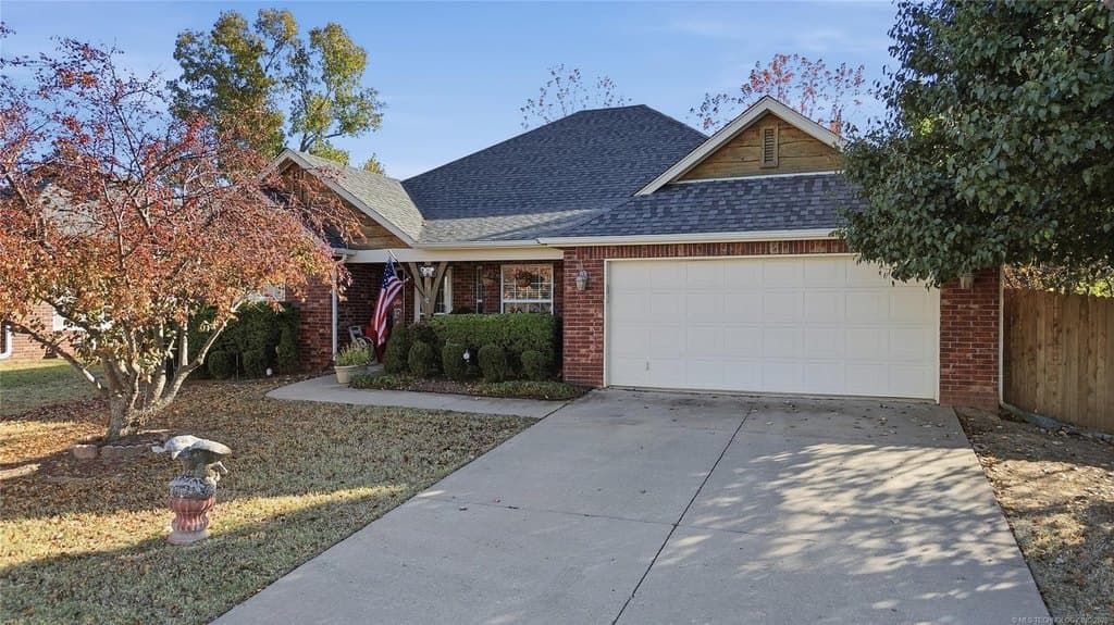 4 bedroom house for sale at 606 W 54th St Sand Springs 74063 - $295,000