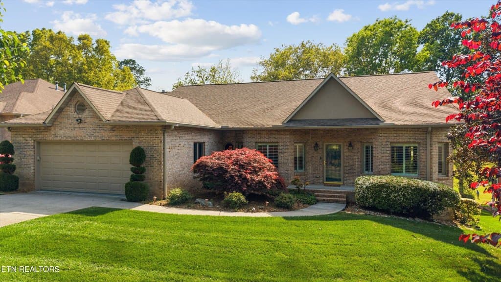 3 bedroom house for sale at 114 Geya Cir Loudon 37774 - $650,000