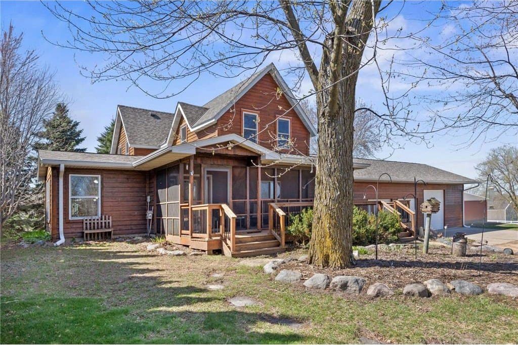 3 bedroom house for sale at 10175 County Road 17 SE Delano 55328 - $534,500