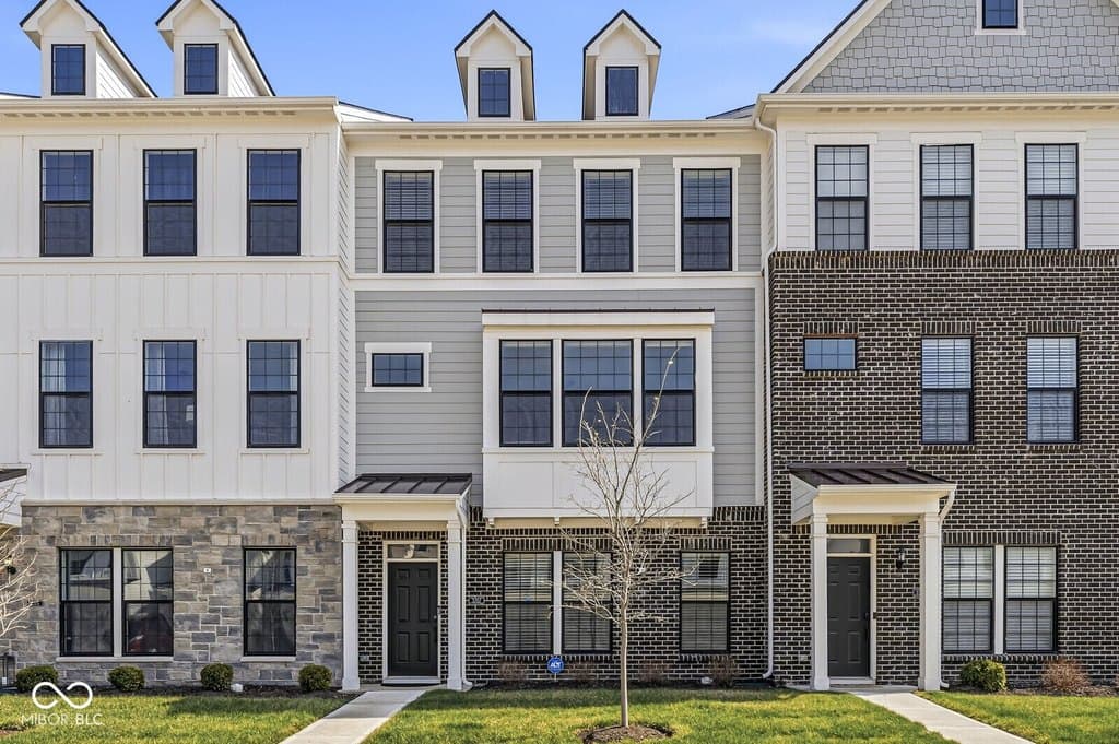 4 bedroom townhouse for sale at 3267 Morab Dr Zionsville 46077 - $460,000