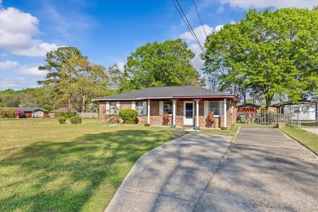 4 bedroom house for sale at 1119 Meharis Cir Dothan 36303 - $111,000
