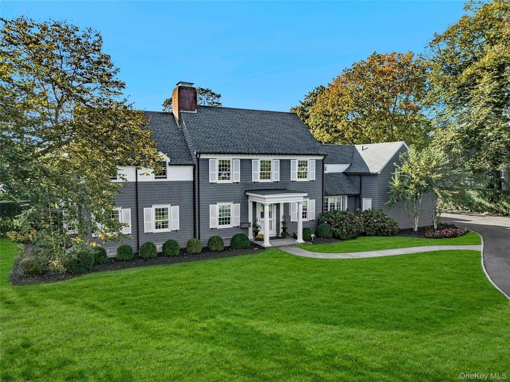 6 bedroom house for sale at 308 Greene Ave Sayville 11782 - $1,850,000