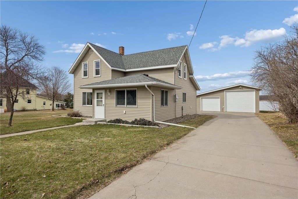 3 bedroom house for sale at 241 Lake Ave Albany - $269,900