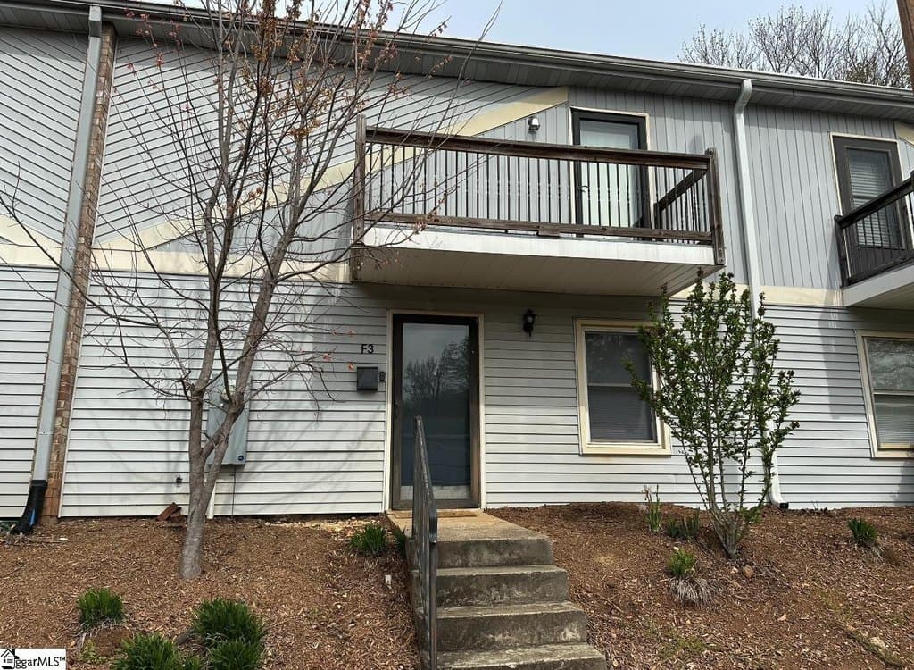 3 bedroom townhouse for sale at 3706 E North St Apt F3 Greenville - $204,900