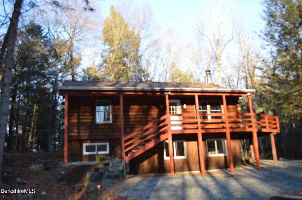 3 bedroom house for sale at 859 Moberg Rd Becket - $449,900