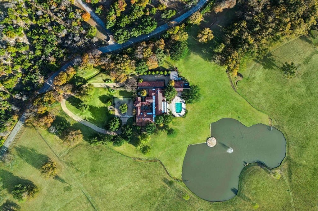 4 bedroom house for sale at 700 Jenkins Rd Annetta North - $10,850,000