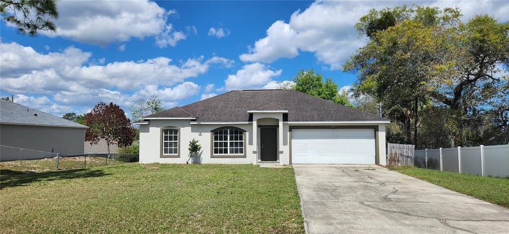 4 bedroom house for sale at 135 Larchmont Dr Deltona 32738 - $295,000