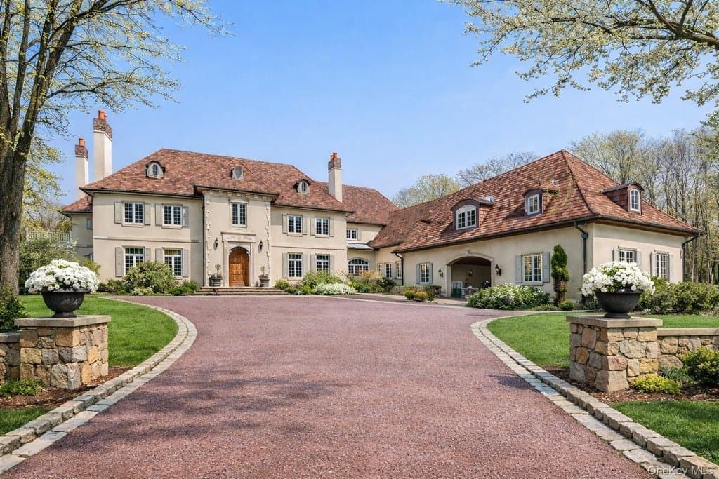 7 bedroom house for sale at 4 Cowdray Park Dr Armonk - $6,790,000