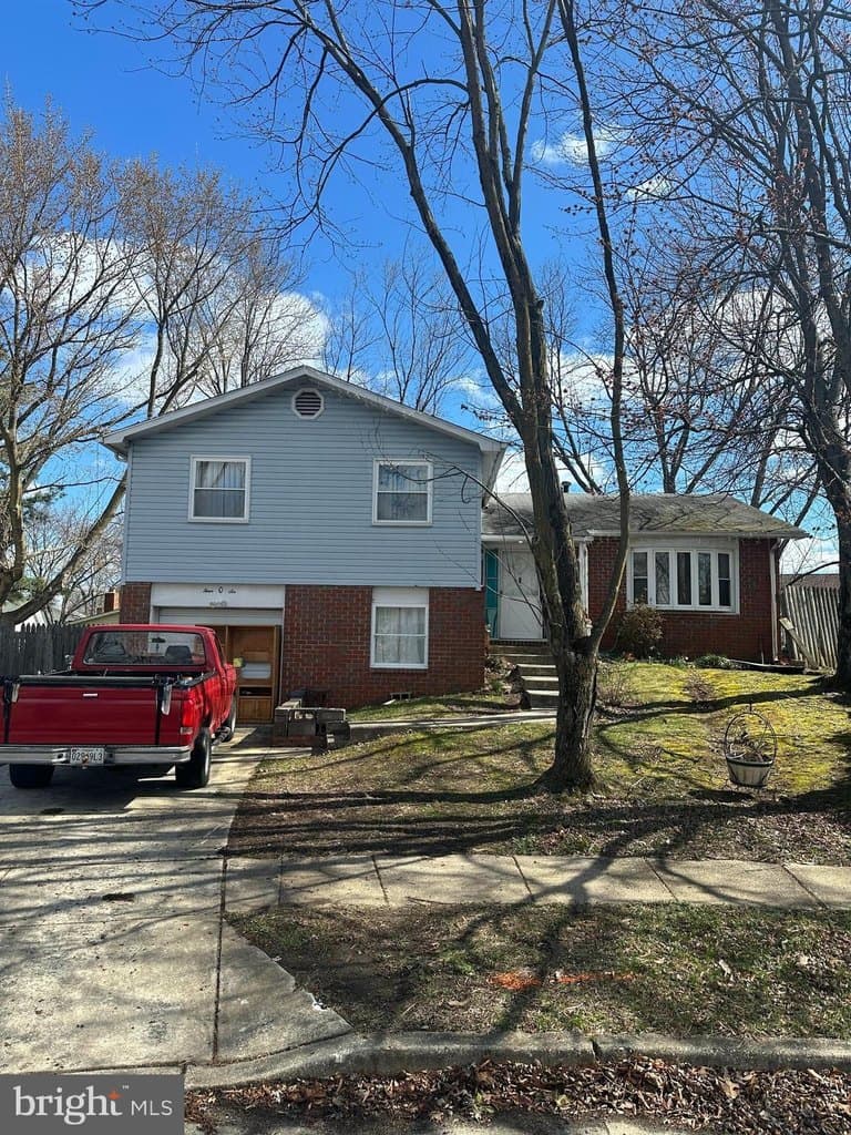 3 bedroom house for sale at 406 Elmwood Ct Arnold - $450,000