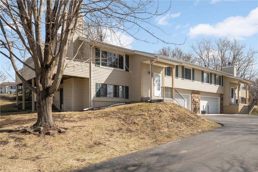 2 bedroom townhouse for sale at 3830 Laurel Ct Eagan 55122 - $271,900