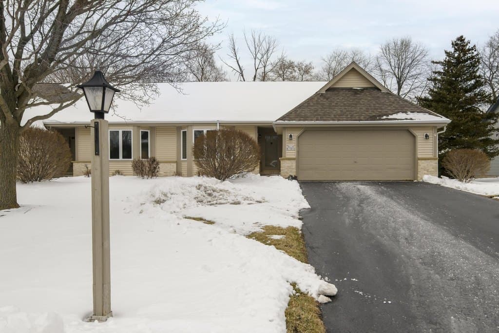 2 bedroom condo for sale at N114W15890 Hilbert Ln Unit W8 Germantown 53022 - $324,900