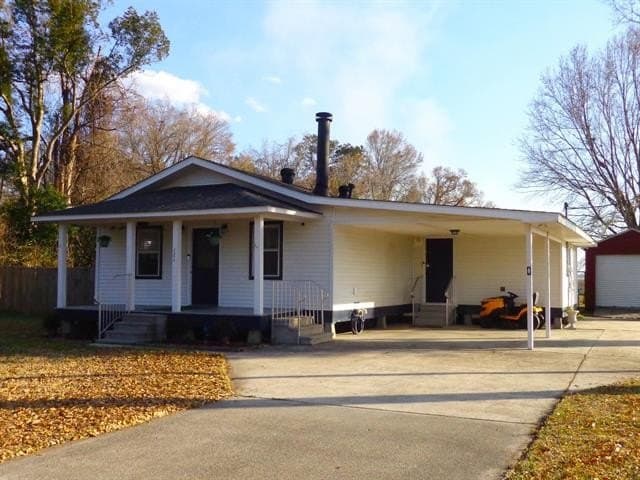 3 bedroom house for sale at 121 Creole St Belle Rose - $165,000