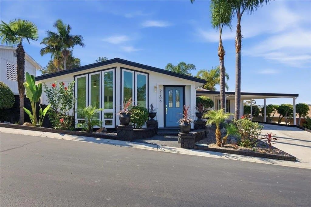 3 bedroom mobile home for sale at 2306 Bryant Dr Carlsbad - $849,999