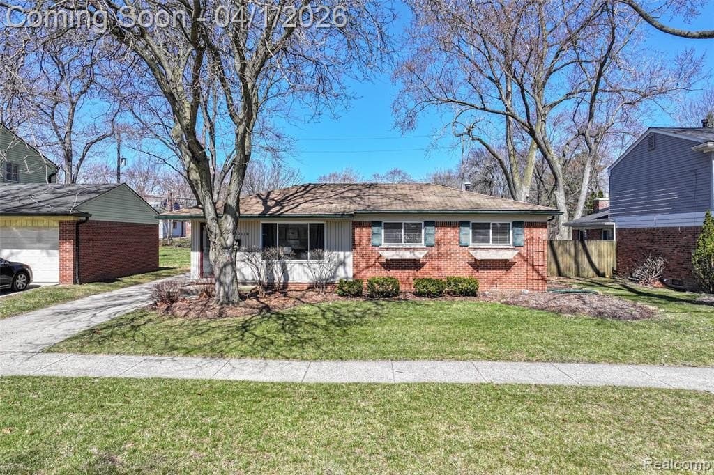 3 bedroom house for sale at 30110 Fink Ave Farmington Hills 48336 - $280,000