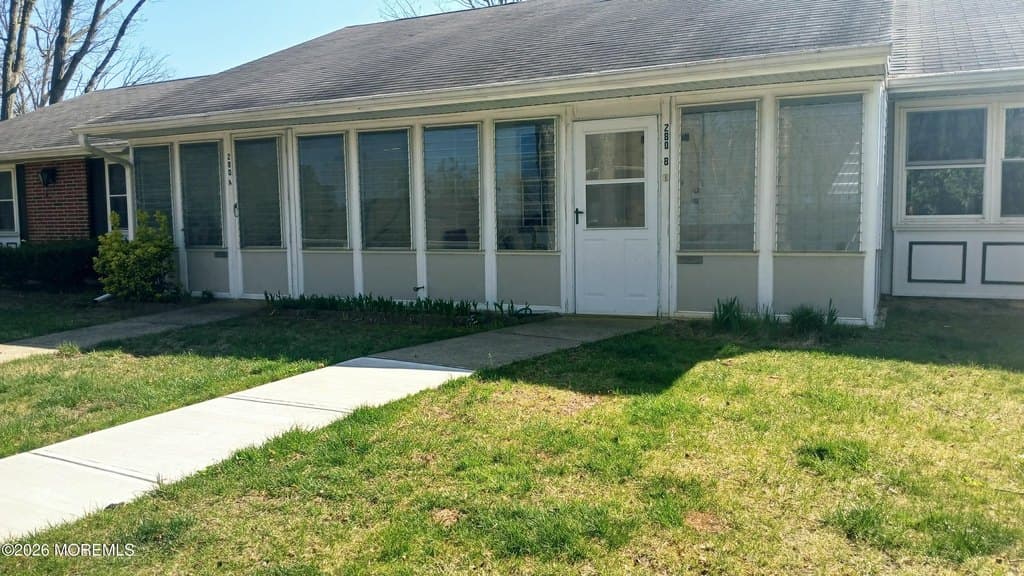 2 bedroom condo for sale at 280B Kingston Ct Unit 2001 Leisure Village 08701 - $210,000
