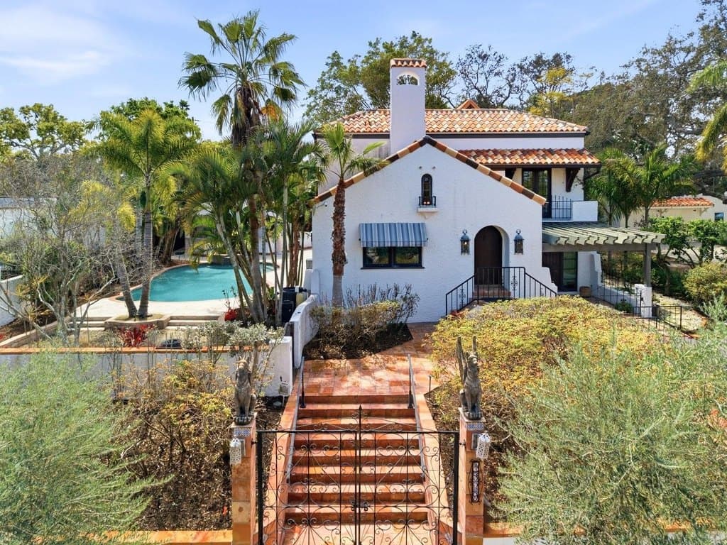 5 bedroom house for sale at 1529 Maple St Clearwater - $1,500,000