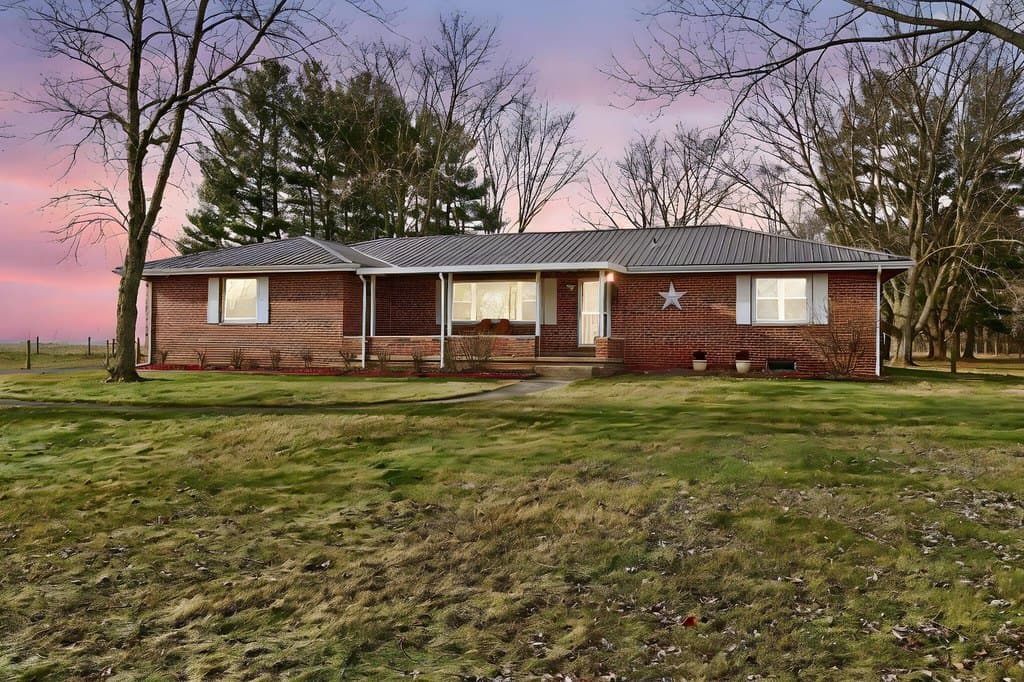 3 bedroom house for sale at 761 Claridon Northern Rd Caledonia - $389,000