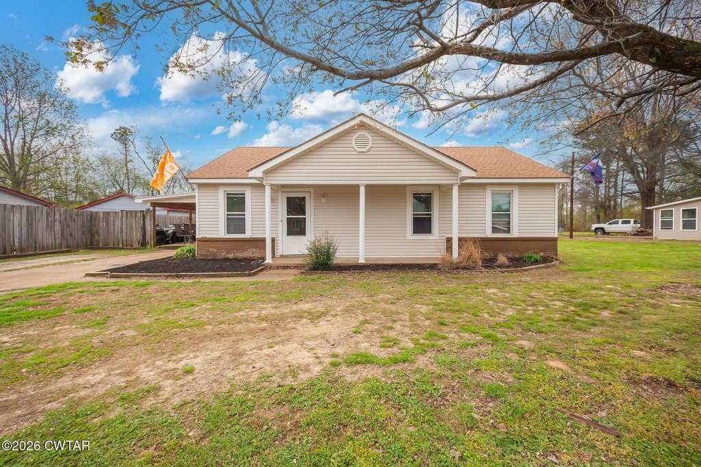 3 bedroom house for sale at 56 Ellendale Pl Jackson 38305 - $199,000