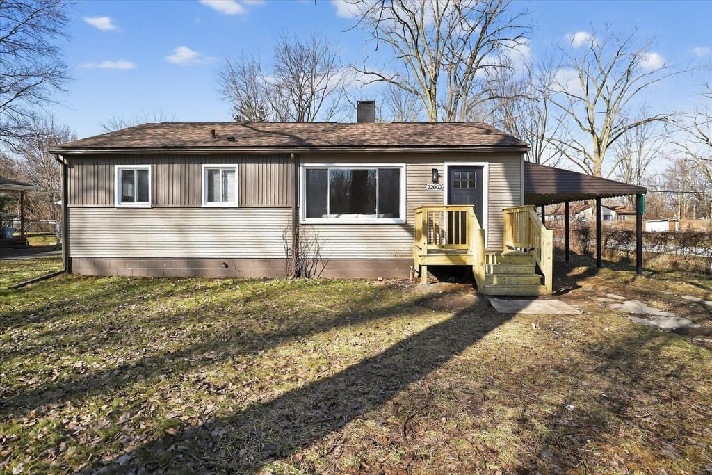 3 bedroom house for sale at 22002 Fenster St Belleville - $225,000
