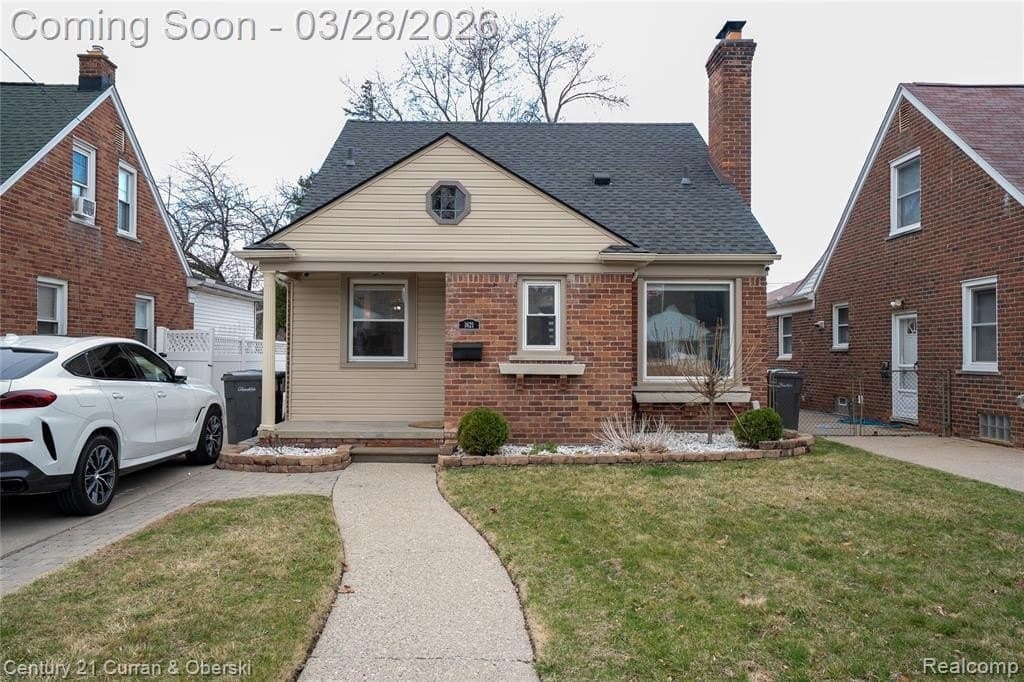 3 bedroom house for sale at 1621 Robindale Ave Dearborn 48128 - $359,900