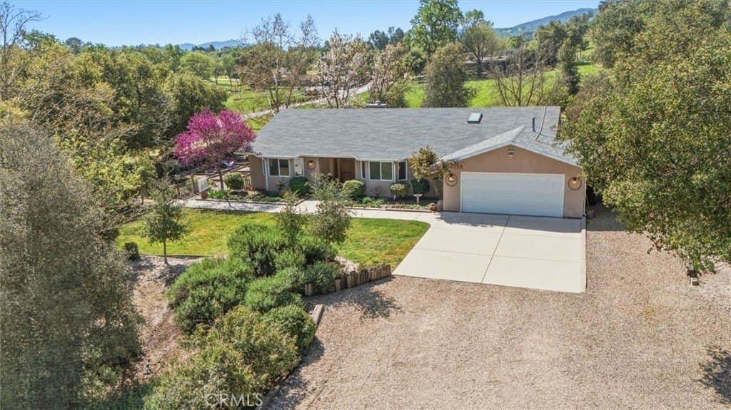 3 bedroom house for sale at 13730 El Camino Real Atascadero - $989,000