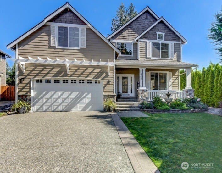 4 bedroom house for sale at 907 196th Pl SW Lynnwood 98036 - $1,149,500