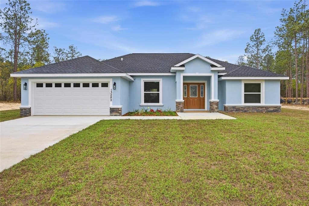 3 bedroom house for sale at 13282 SW 71st Ln Ocala - $404,999