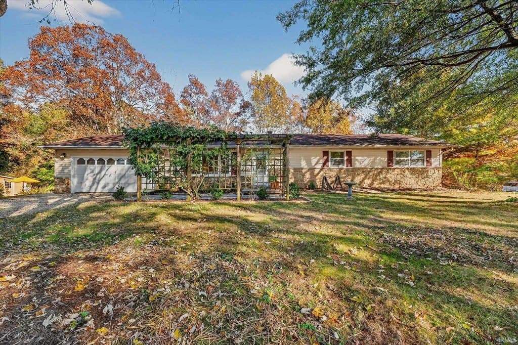 3 bedroom house for sale at 9245 E Woodview Dr Bloomington 47401 - $398,000