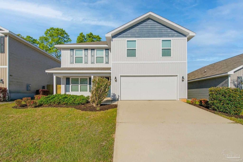 4 bedroom house for sale at 5894 Blackhorse Cir Pensacola - $399,000