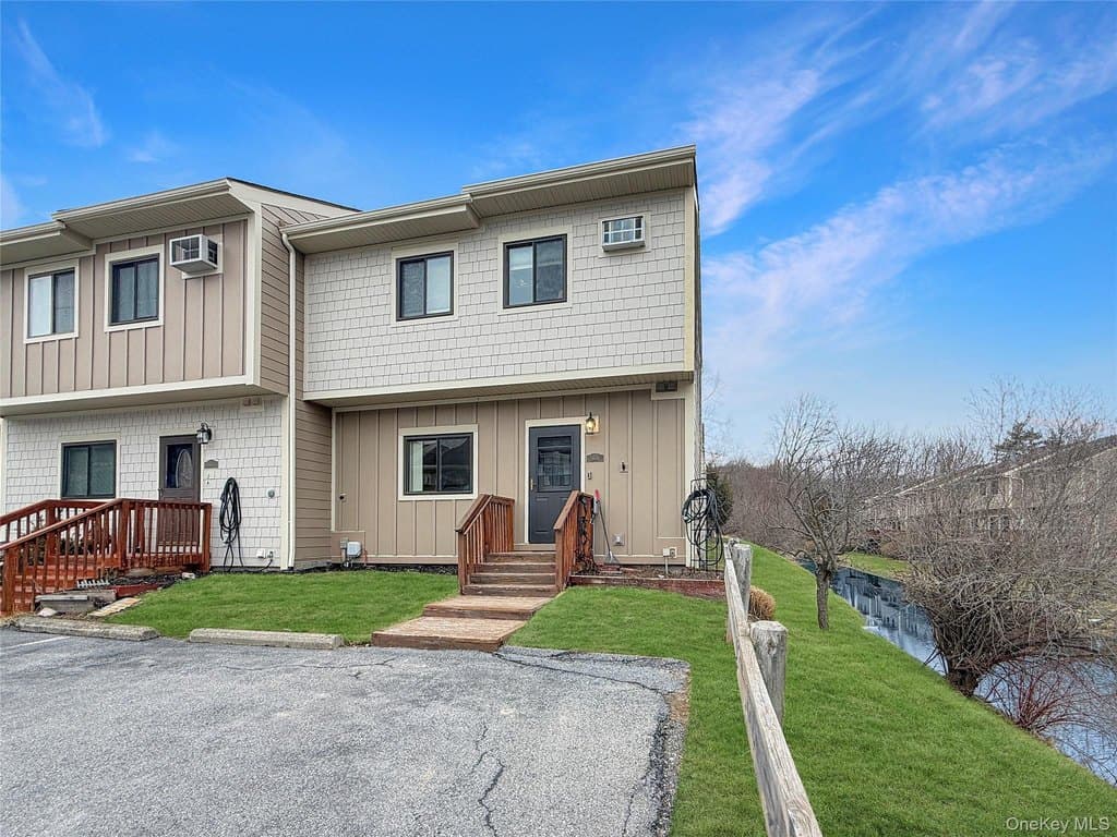 3 bedroom house for sale at 5608 Chelsea Cv N Beekman - $360,000