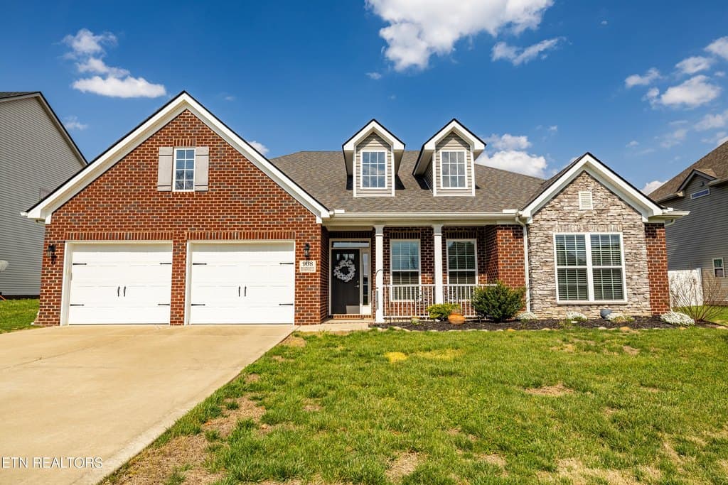 3 bedroom house for sale at 908 Brookwood Ln Maryville 37801 - $615,000