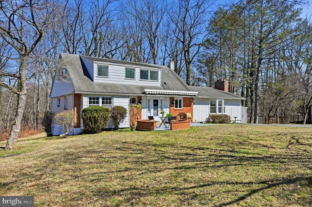 5 bedroom house for sale at 51 Rampart E Media 19063 - $500,000