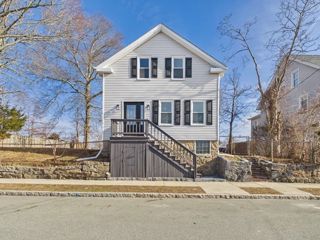 3 bedroom house for sale at 5 Weaver St New Bedford 02740 - $449,900
