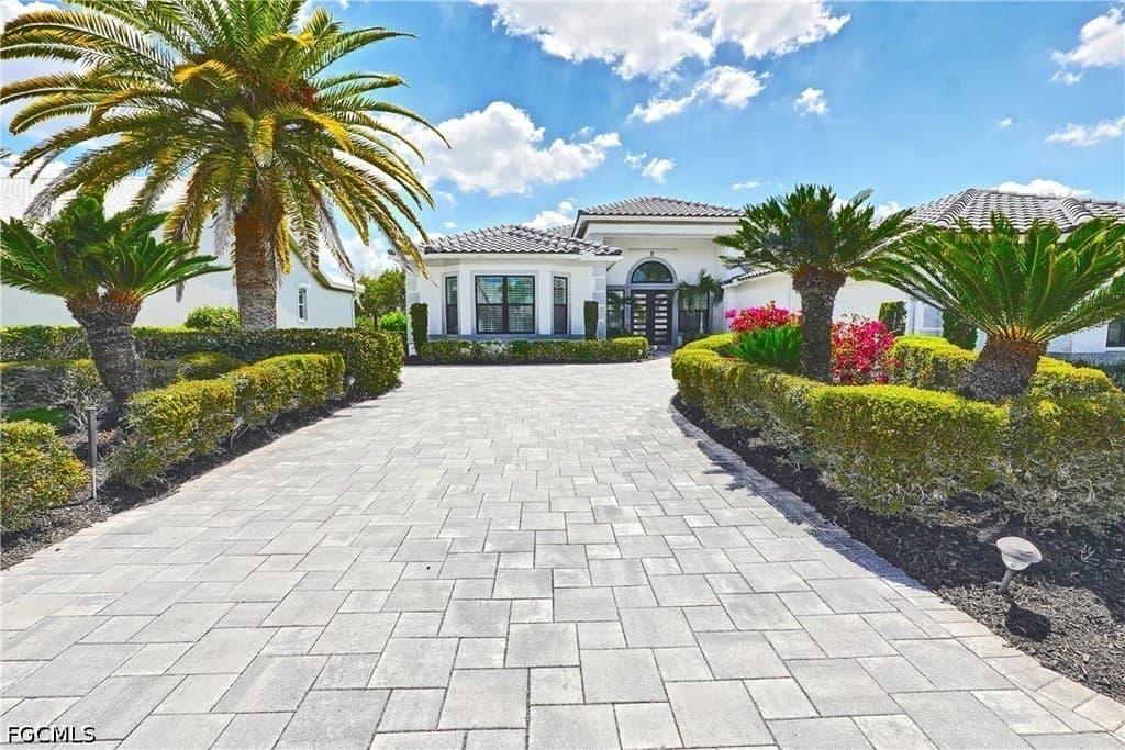 4 bedroom house for sale at 14531 Old Hickory Blvd Fort Myers - $929,000